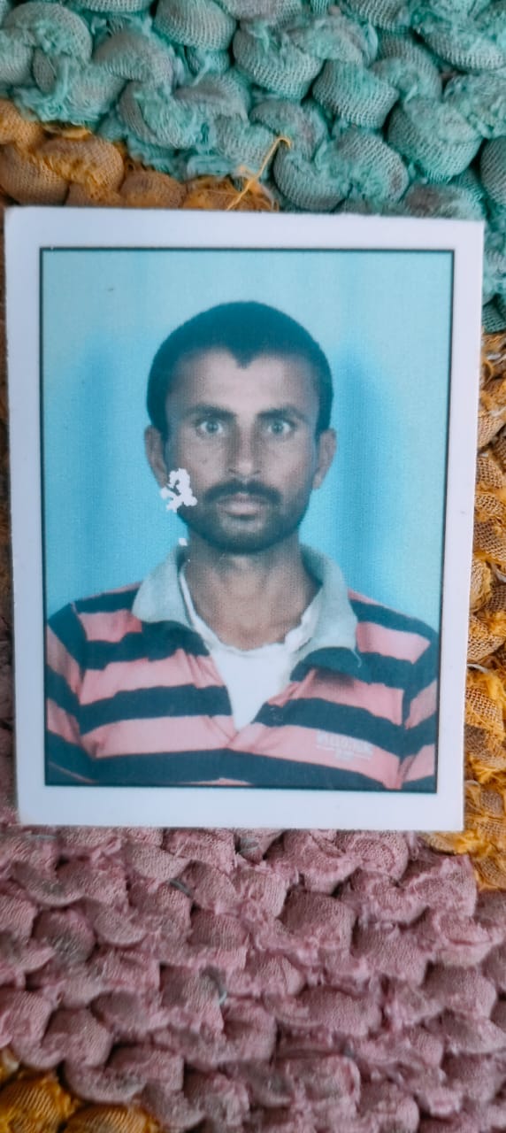 सिरसागंज थाना क्षेत्र के ग्राम दरिगापुर आमौर मे गृह कलेश के चलते युवक ने फांसी लगाकर की आत्महत्या